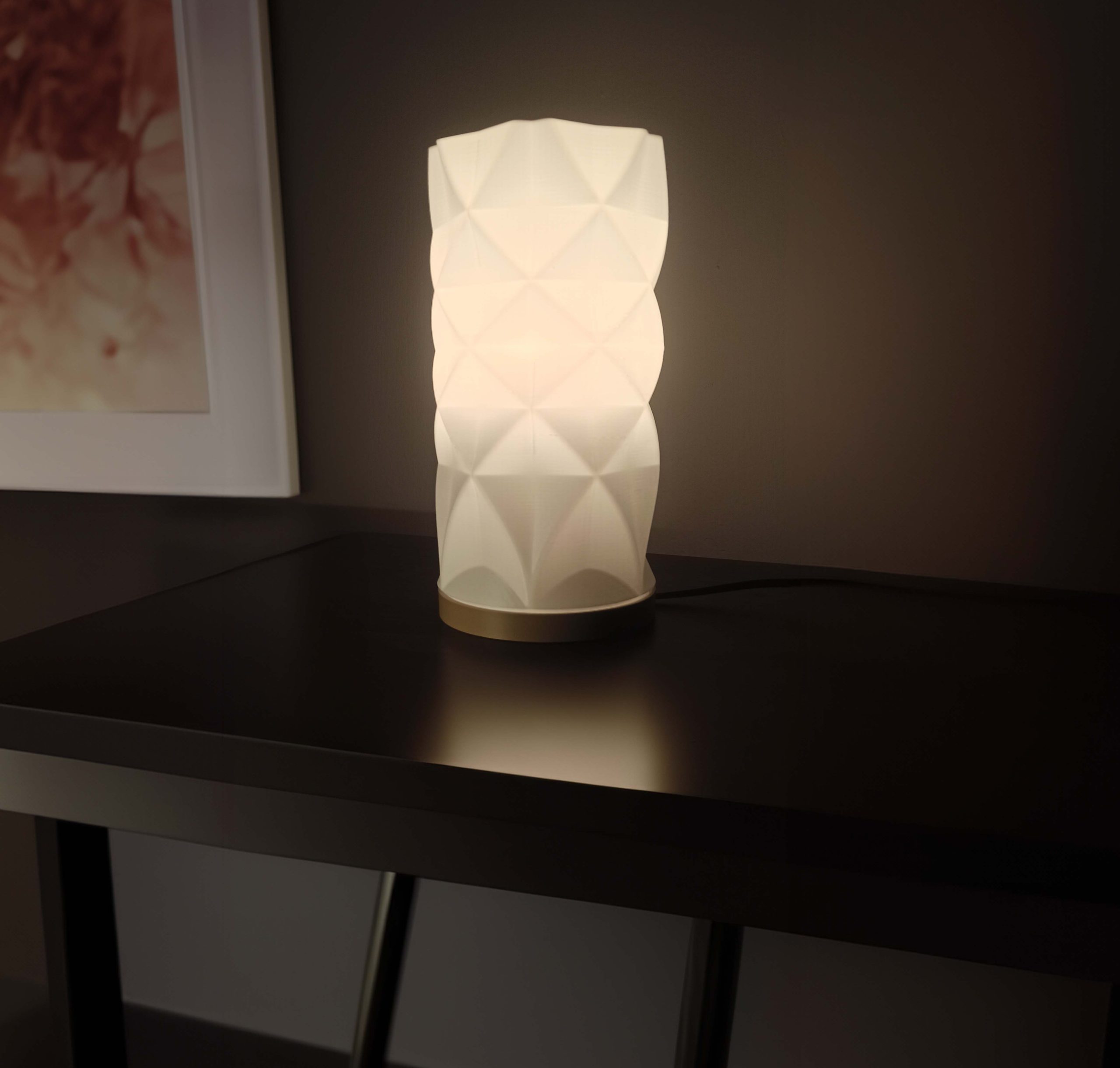 Lámpara Prisma Base Color Madera - Imagen 3